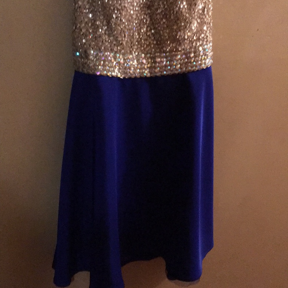 Dress - Picture 2 of 4